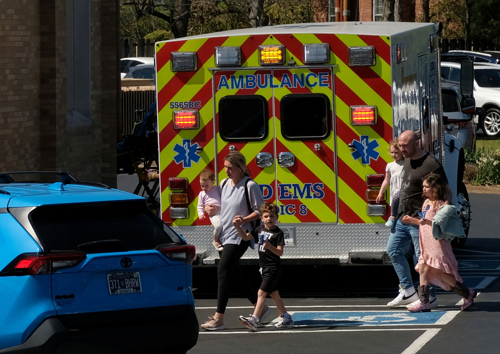 3 children, 3 adults killed at Christian school in Nashville